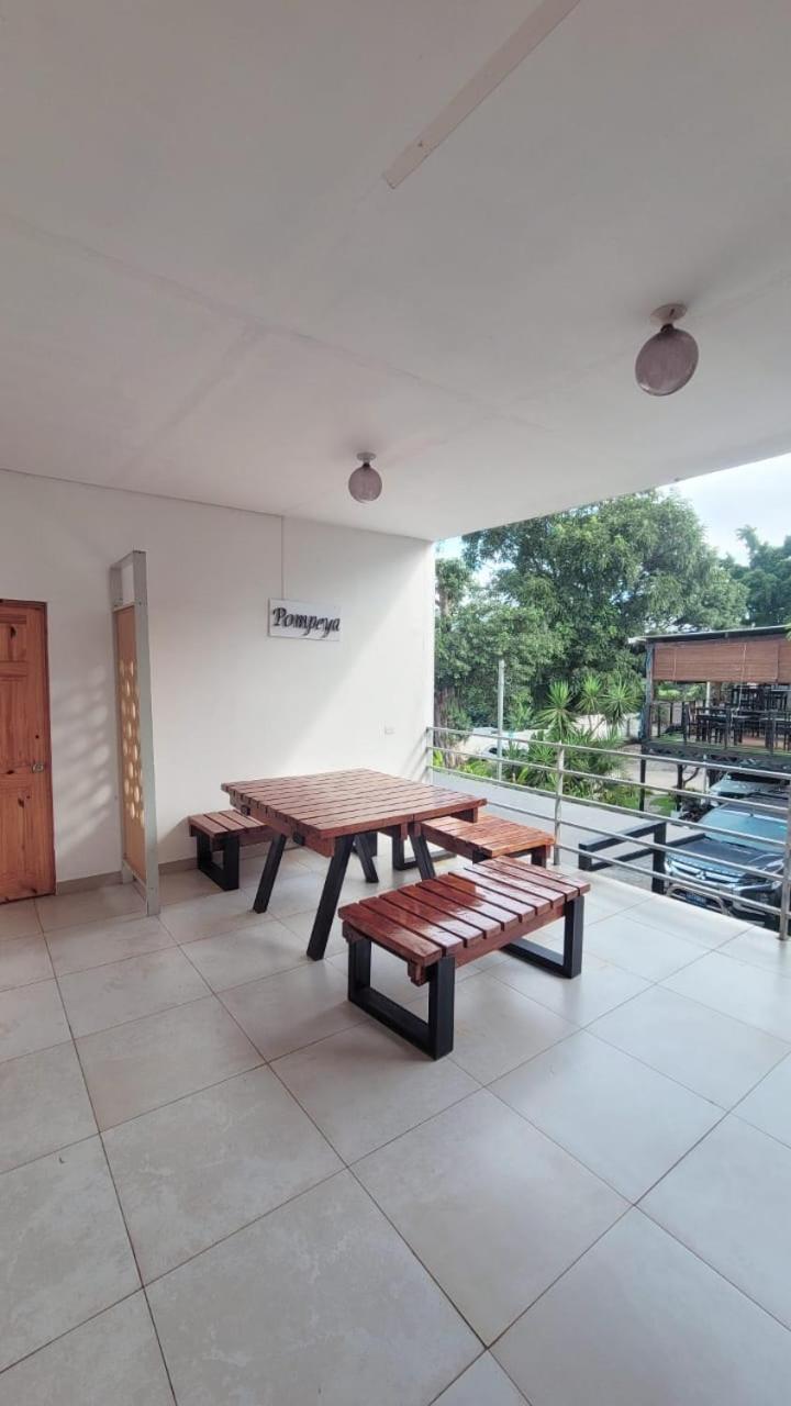 Villa Napoli Santa Ana Exterior foto